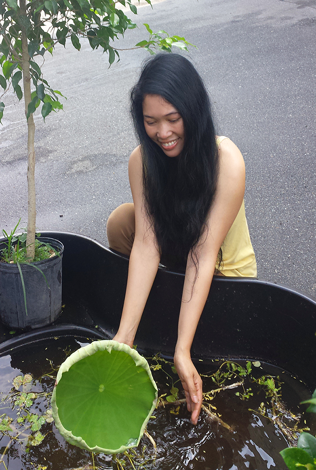 jendhamuniplayingwithlotus650