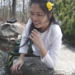 Jendhamuni sitting on rocks041815