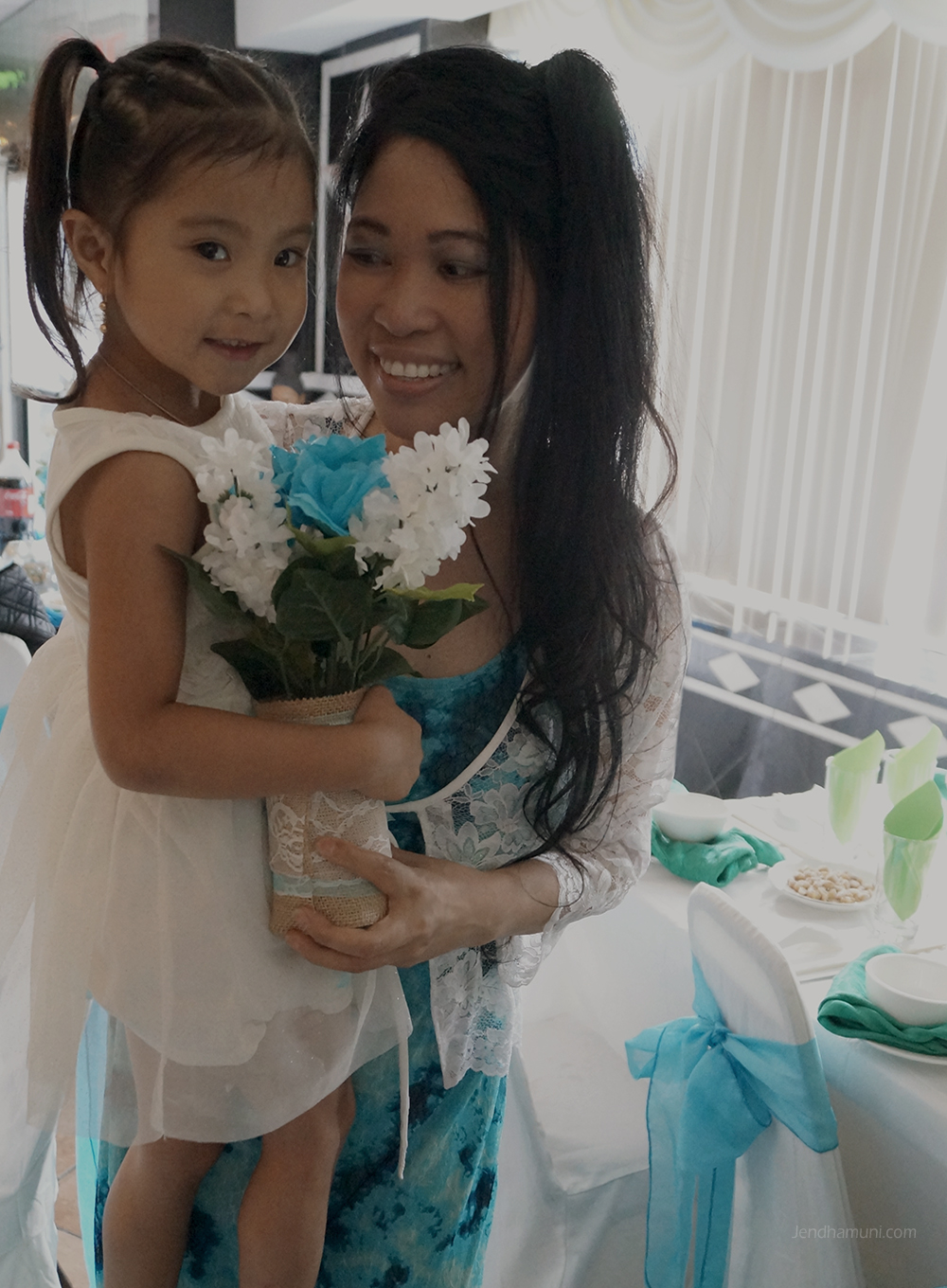 Jendhamuni and little girl072515