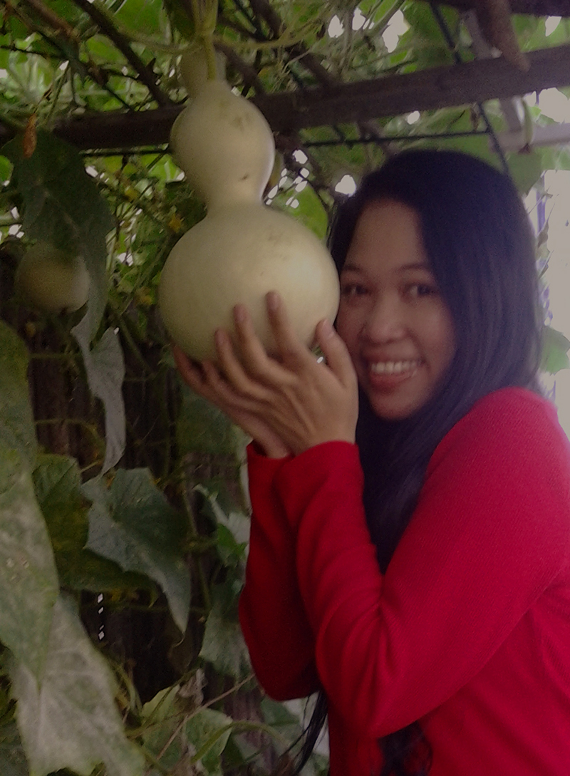 Jendhamuni holding bottle gourd