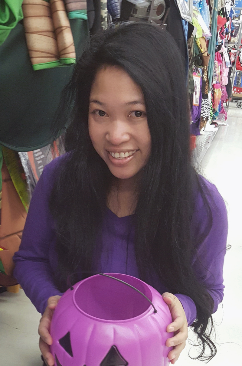 Jendhamuni holding bucket