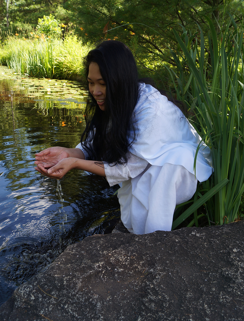 Jendhamuni-playing-with-water062415b
