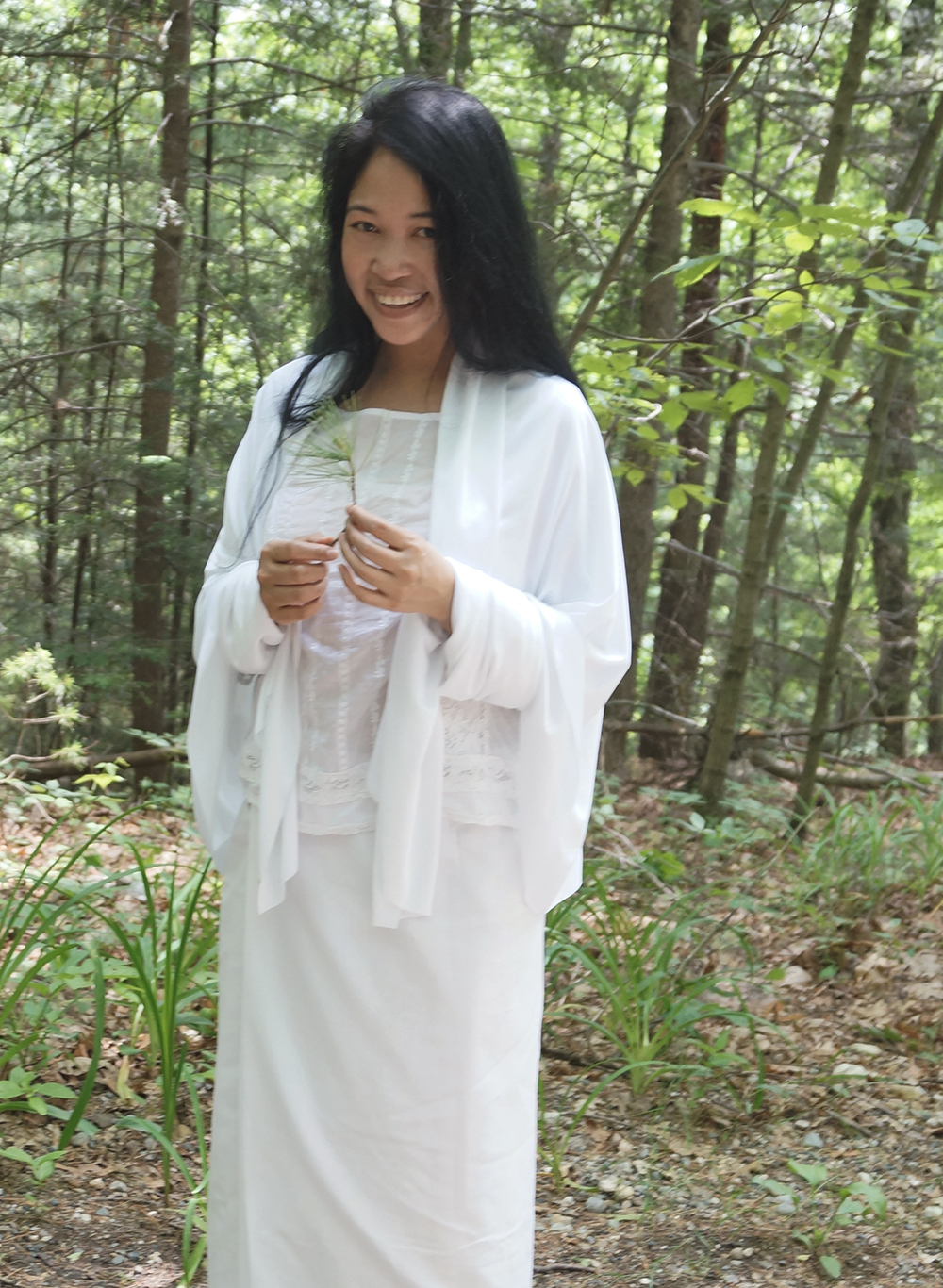 Jendhamuni-white-dress-in-the-wood062015